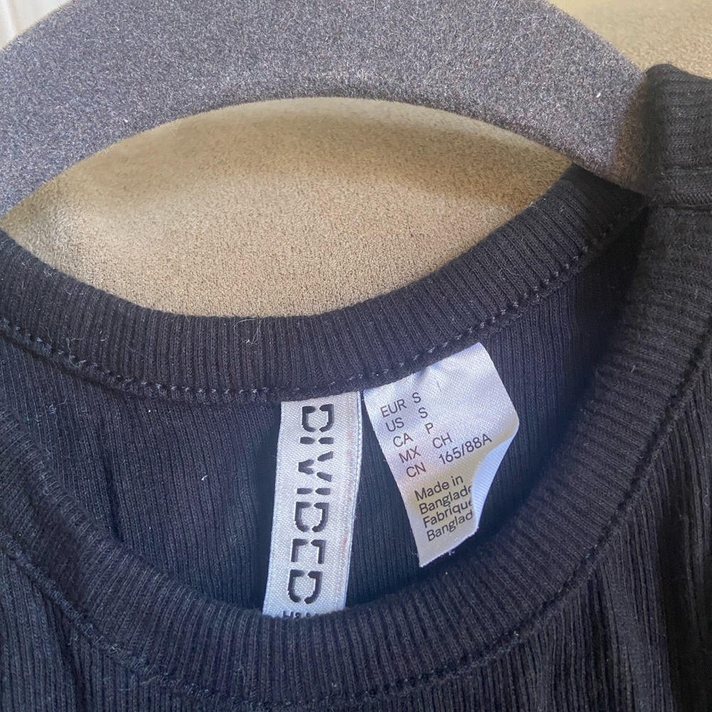 H&M Tank Top - Picture 2 of 2
